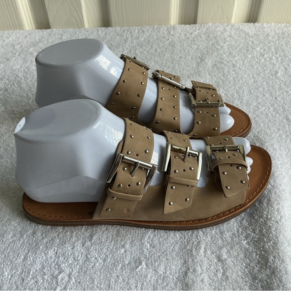 Soda Tan Buckle Strap Sandals Sz 6 - Picture 3 of 9